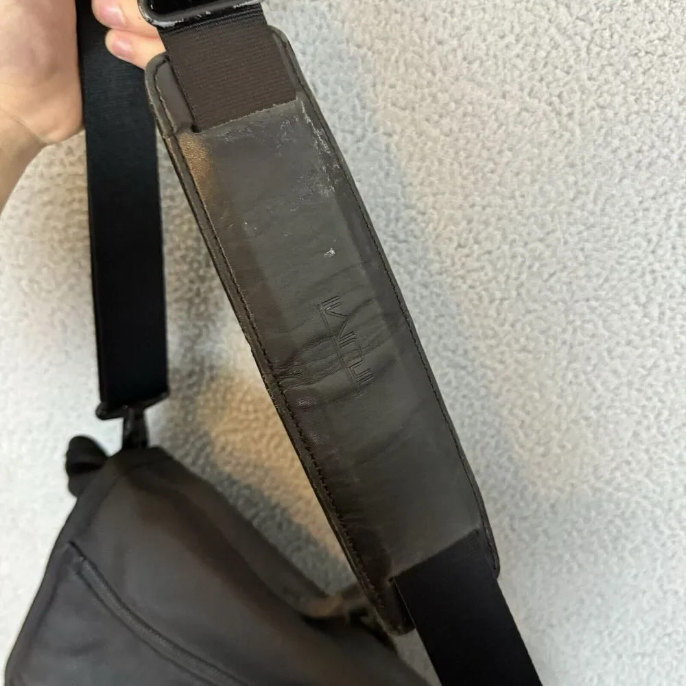 Tumi good used